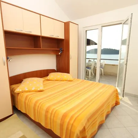 By The Sea Ubli, Lastovo - 8355 אובלי