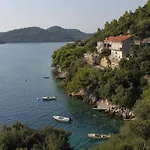 By The Sea Ubli, Lastovo - 8355 אובלי