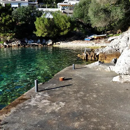 By The Sea Ubli, Lastovo - 8355 Apartment Uble