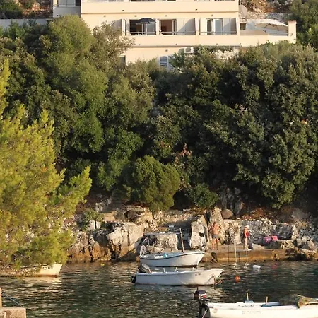 By The Sea Ubli, Lastovo - 8355 Apartment *