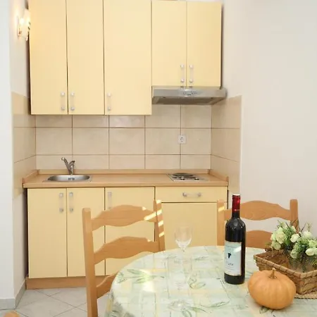 By The Sea Ubli, Lastovo - 8355 * Uble