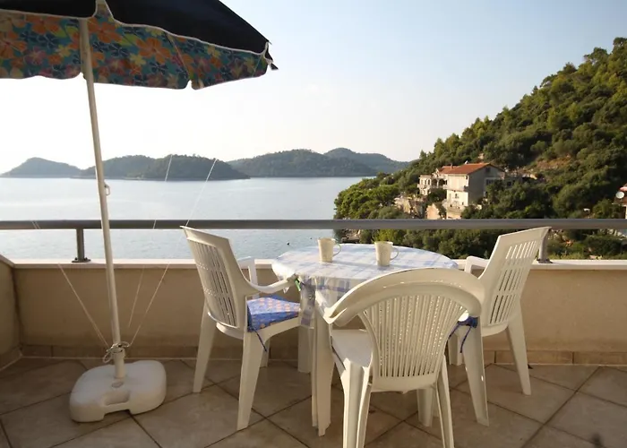 Apartman By The Sea Ubli, Lastovo - 8355