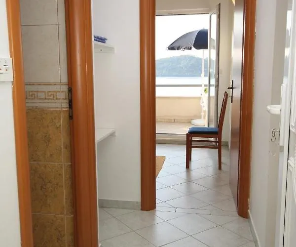 Apartman By The Sea Ubli, Lastovo - 8355